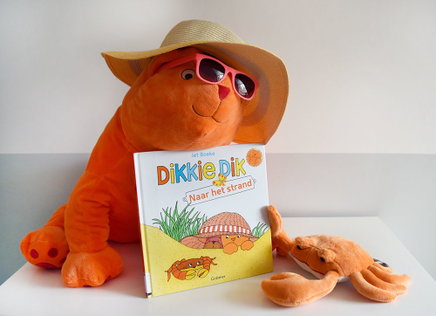 Dikkie Dik naar het strand