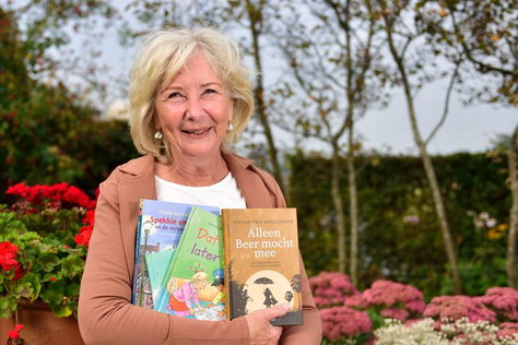 Vivian den Hollander- boekencollectie van de schrijver