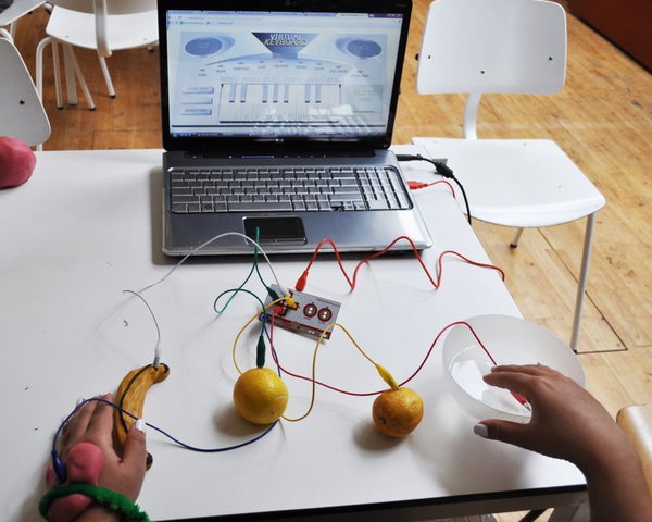 Maakplaats Stadsplein: Makey Makey | 7 jaar en ouder