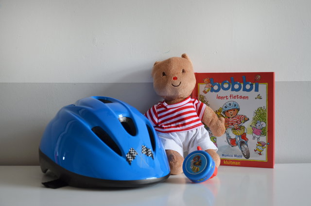 Bobbi leert fietsen