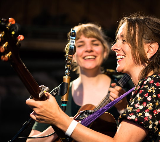 Muziekoptreden van The Lasses