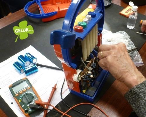 Speelgoedreparatie door het Repair Café