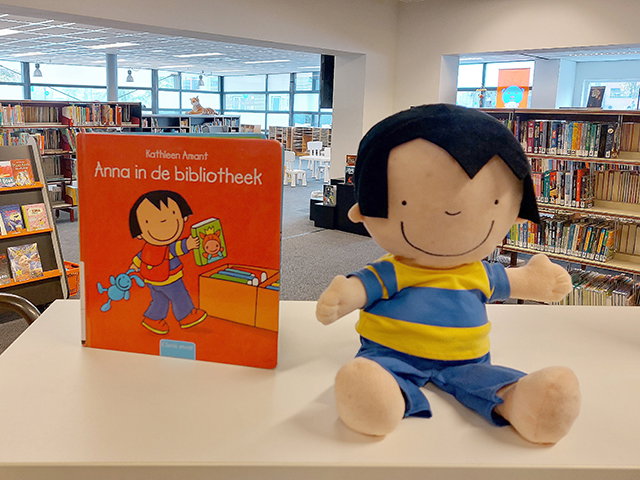 Anna in de bibliotheek (KO)