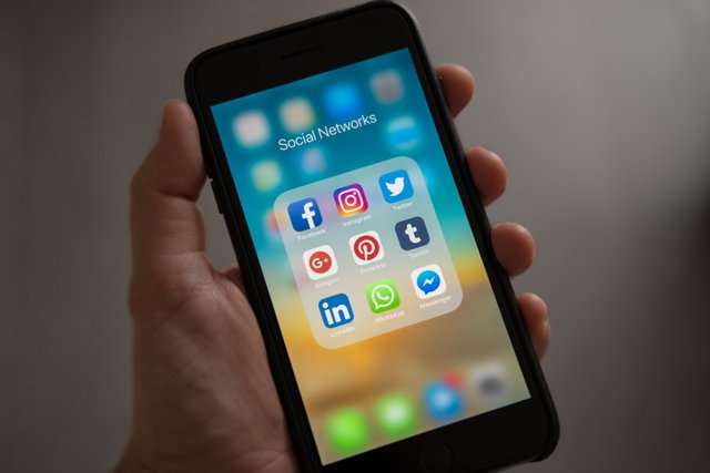Computercursus Klik & Tik - Sociale Media/Mobiele telefoon