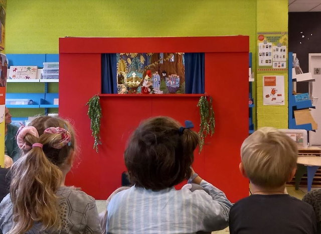 Kinderboekenweek Poppenkastvoorstelling 'Oost west, thuis best'