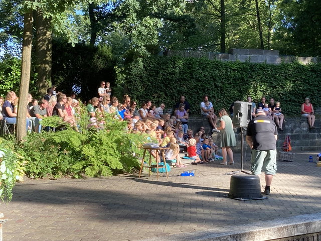 Voorlezen in de openlucht
