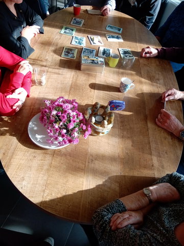 De buurthuiskamer brengt mensen bij elkaar!