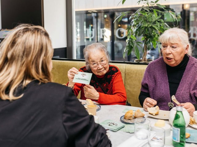 Oma’s Soep Speeddate: jong & oud delen soep en verhalen