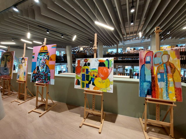 Expositie Atelier Verfstreken - Verbinden door verhalen