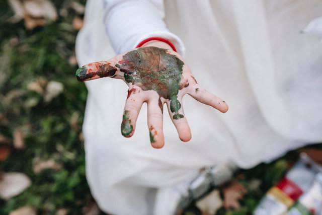 BinnensteBuiten: Maak verf met natuurlijke materialen
