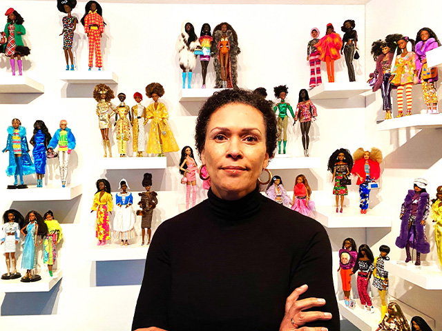 Mini-expo Black Barbies van Mylo Freeman
