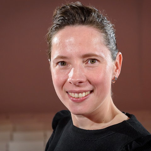 Onderzoeker vertaalt haar levensverhaal naar gedichtenbundel