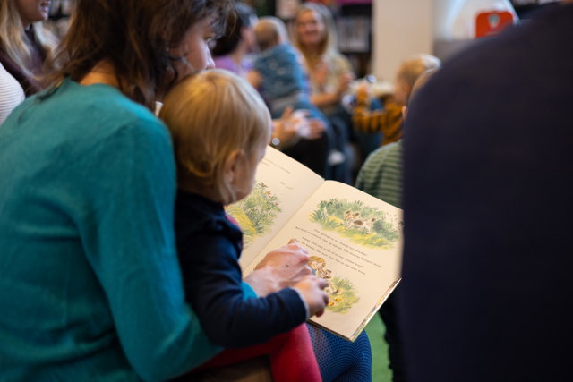 Voorlezen aan je baby (0-18 maanden)