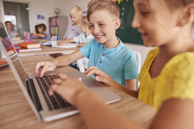 Summerschool: Maak je eigen vakantiedoeboek in Canva