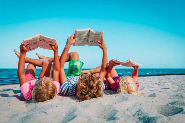 Leesplezier in de zomer: tips voor een zomervakantie zonder leesdip