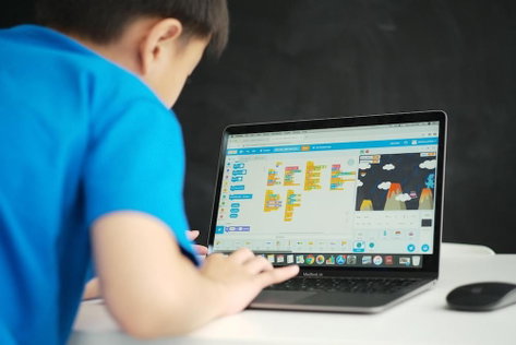 Programmeer interactieve verhalen, games of animaties met Scratch