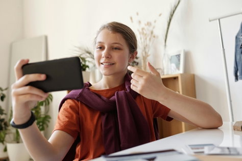 Fijn online: over balans tussen online en offline, respectvol met elkaar omgaan en wat kan ik doen als ik iets vervelends meemaak?