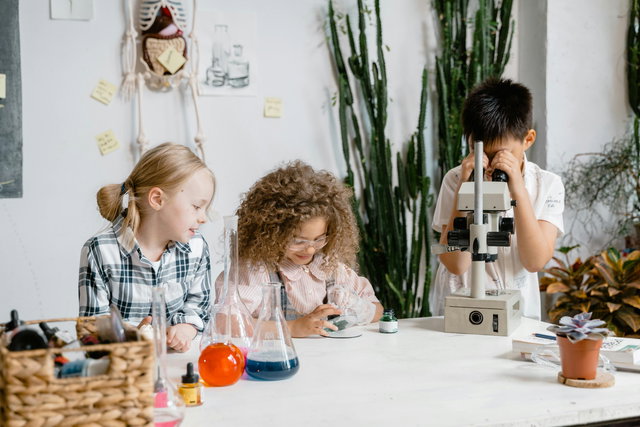Hoe dan?! | Activiteiten voor nieuwsgierige kinderen en hun (groot)ouders (7+) 2024_2025 31-10-2024 15:30