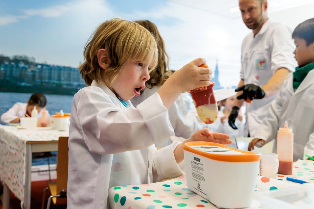 Hoe dan?! | Activiteiten voor nieuwsgierige kinderen en hun (groot)ouders (7+) 2024 - 2025