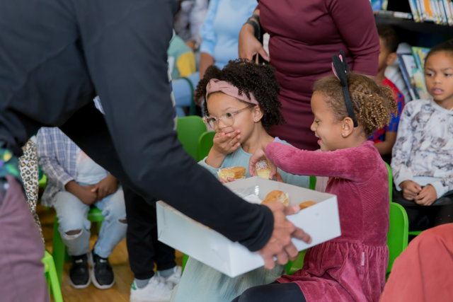 Buku nanga kuku (Boek met koek) junior (5+)