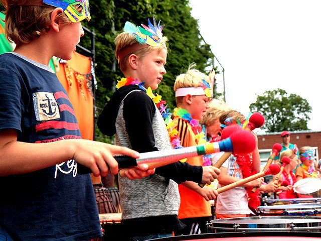 Muziekworkshops, dansworkshops en een voorstelling in 1 dag