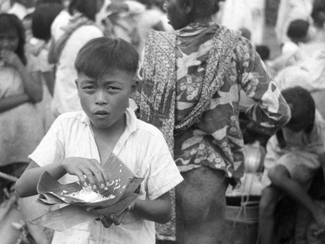 SAMA NIMMA | Gezamenlijke maaltijd met nasi bungkus