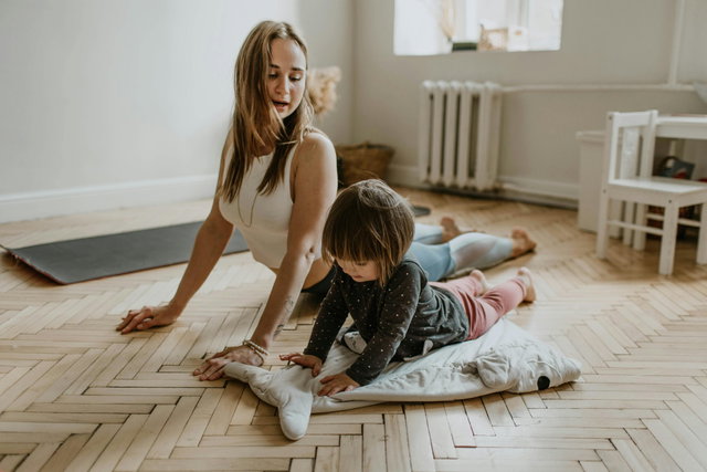 Ouder & kind-yoga met prentenboek (2-4 jaar)