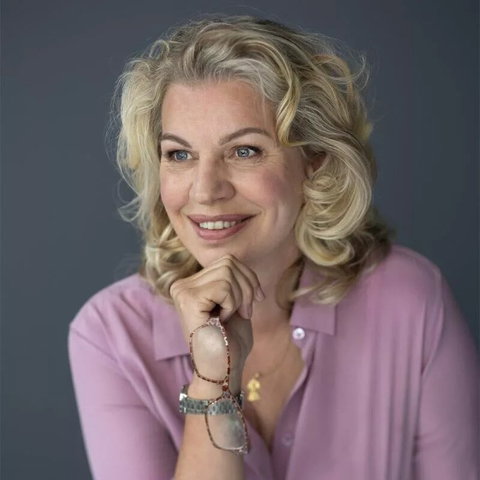 Interview: Annejet van der Zijl