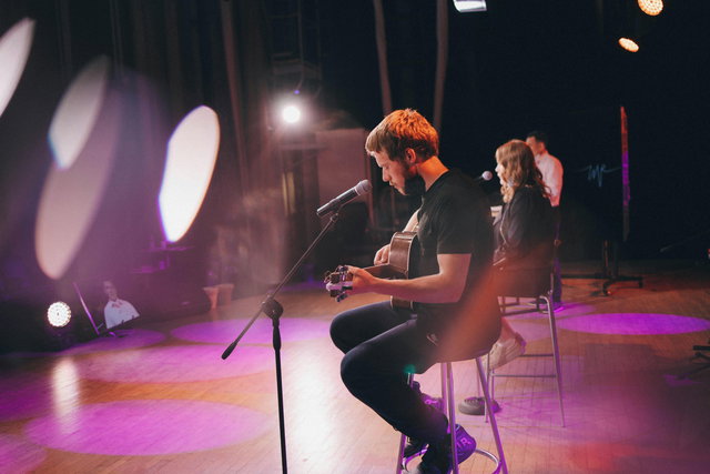 Open Podium én optreden van singer-songwriter Vincent Corjanus