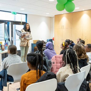 Bezoek aan de bieb: ontmoet een schrijver (groep 7 en 8)