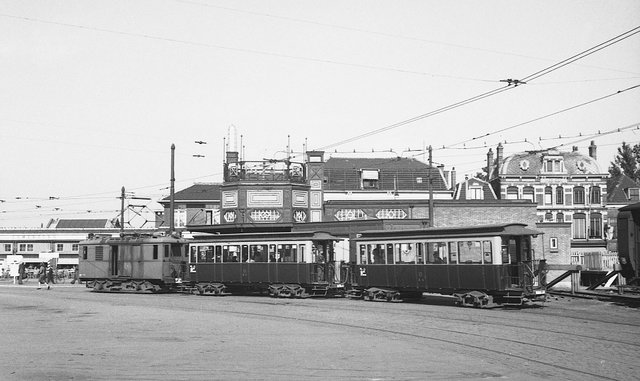 Tussen Bezetting en Bestemming: De Nieuwe Blauwe Tram in Oorlogstijd