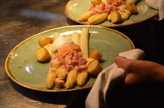 Aspergelunch en -diner bij SAMEN