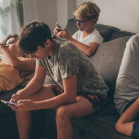 Smartphones: het opvoeddilemma van nu