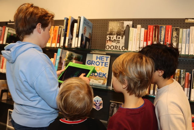 Groep 7-8 HackShield in de Bieb - strijd tegen desinformatie
