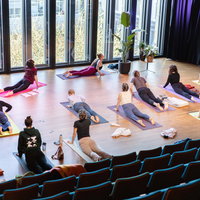 Poëzie en yoga met dichter Benzokarim