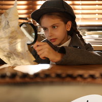 Kruip in de huid van een detective