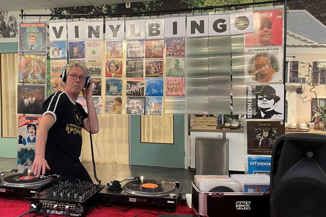 Vinyl Bingo Onder de Parasol.jpg