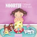 Noortje kleedt zich aan - Midden