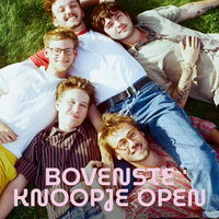 Horizontoer – Bovenste Knoopje Open