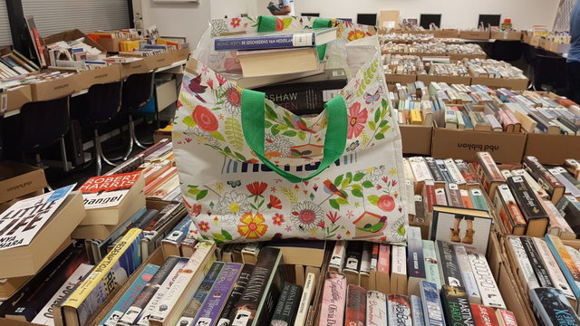 Boekverkoop in de Bibliotheek