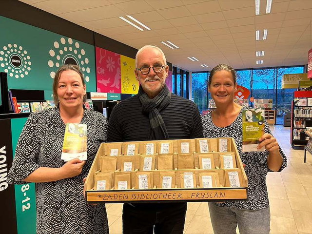 Met de handen in de modder: Zaden oogsten en bewaren