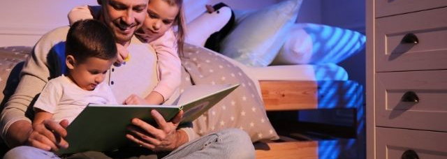 Kinderboekenweek 2026: Nomineer jouw voorleesheld voor een Voorleeslintje!