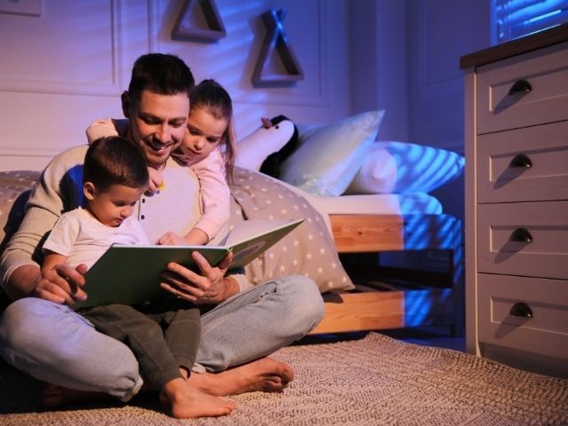 Kinderboekenweek 2026: Nomineer jouw voorleesheld voor een Voorleeslintje!