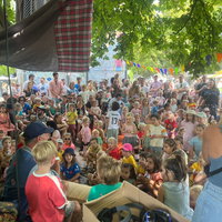 De Voorleestent van Joris & Jeroen op Zomerparkfeest