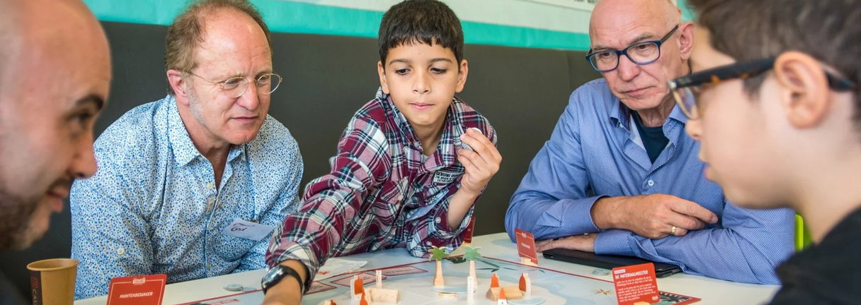 (Groot)ouder-kind workshop Ontwerp je ideale samenleving (8+)