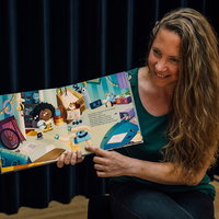 Boeklancering en robot-doe-activiteit 'Nova ruimt op' door Eva Leurink