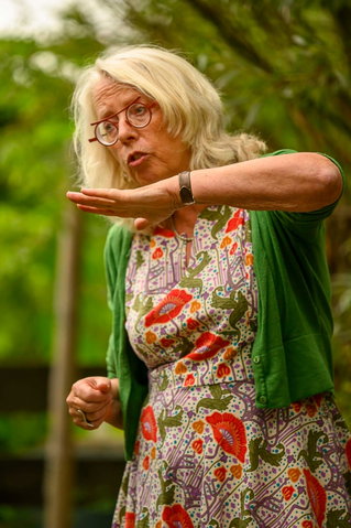 Verhalen verteller in de moestuin
