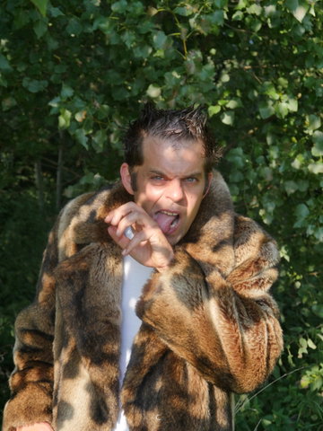 Theatervoorstelling De wolf is terug - Harro van Lien