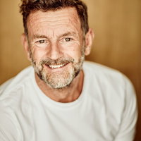 Kluun: Help, mijn puber is telefoonverslaafd!