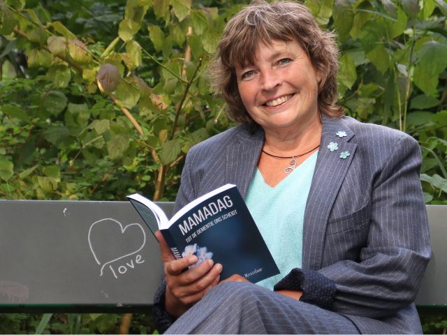 Lezing boek “Mamadag” door Maretty van den Mosselaar